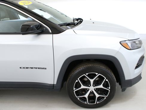 Used 2024 Jeep Compass Limited AWD/4WD image 11