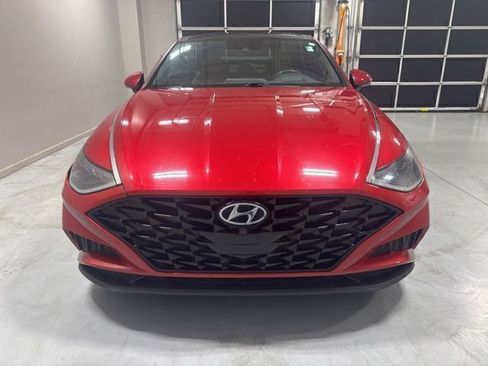 Used 2021 Hyundai Sonata Limited w/ Winter Weather Package FWD image 3