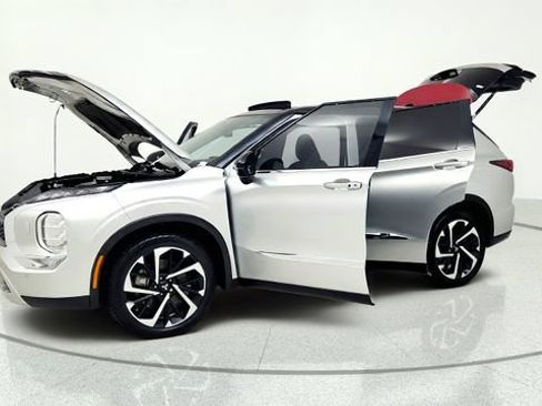 Used 2022 Mitsubishi Outlander SE AWD/4WD image 14