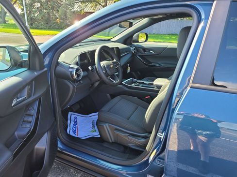 New 2027 Chevrolet Equinox LT FWD image 21