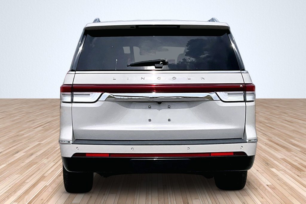 Used 2022 Lincoln Navigator Reserve AWD/4WD image 4