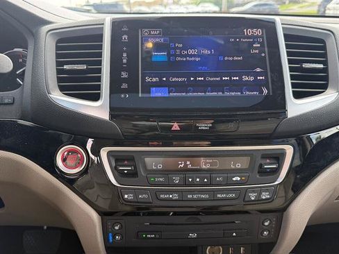 Used 2018 Honda Pilot Elite image 11