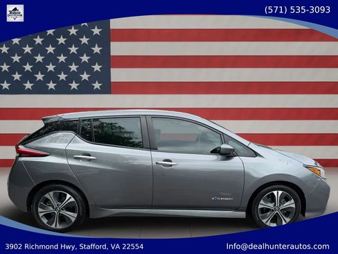Used 2018 Nissan Leaf SV w/ SV Technology Package FWD image 8