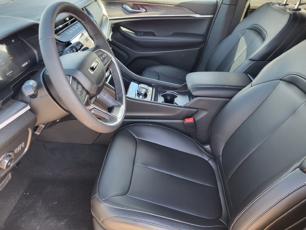 New 2027 Jeep Grand Cherokee Limited AWD/4WD image 12