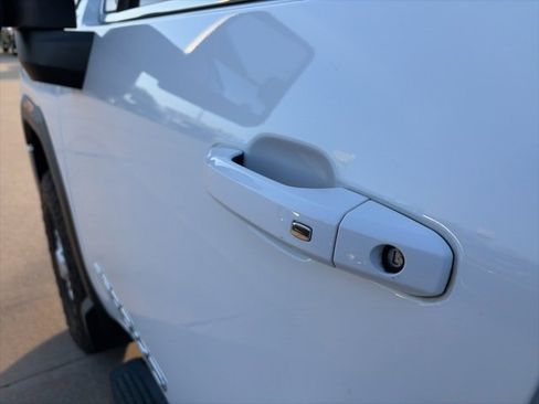 Used 2022 GMC Sierra 2500 SLE w/ SLE Value Package; image 49