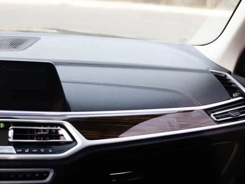 Used 2020 BMW X7 xDrive40i w/ Cold Weather Package image 31