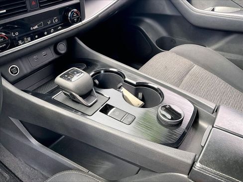 Used 2023 Nissan Rogue SV image 19