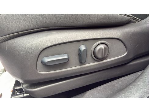 Used 2023 Buick Encore GX Essence w/ Experience Buick Package AWD/4WD image 17