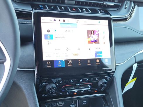 New 2024 Jeep Grand Cherokee Limited 4xe w/ Luxury Tech Group II image 14