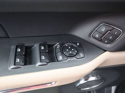Used 2024 Ford Expedition XLT RWD image 10