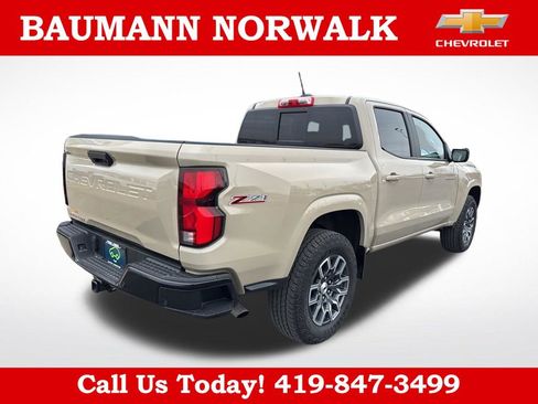 Used 2024 Chevrolet Colorado Z71 w/ Z71 Convenience Package 2 AWD/4WD image 7