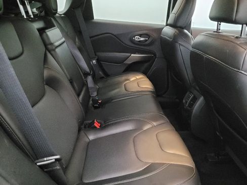 Used 2019 Jeep Cherokee Limited w/ Technology Group AWD/4WD image 19