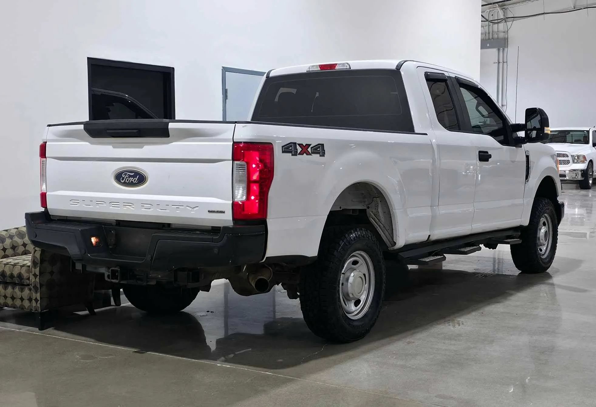 Used 2017 Ford F250 XL w/ Power Equipment Group AWD/4WD image 3