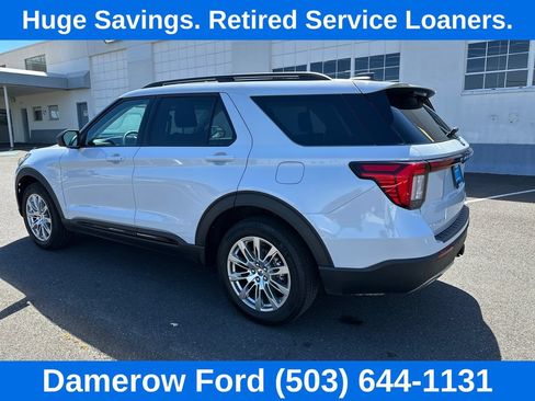 Used 2026 Ford Explorer Active w/ Active Comfort Package AWD/4WD image 4