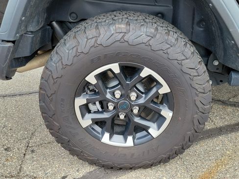 Used 2025 Jeep Wrangler Unlimited Rubicon 4xe w/ Safety Group AWD/4WD image 5