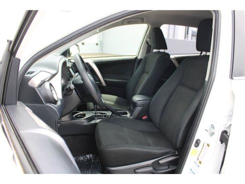 Used 2018 Toyota RAV4 LE w/ All Weather Liner Package AWD/4WD image 8