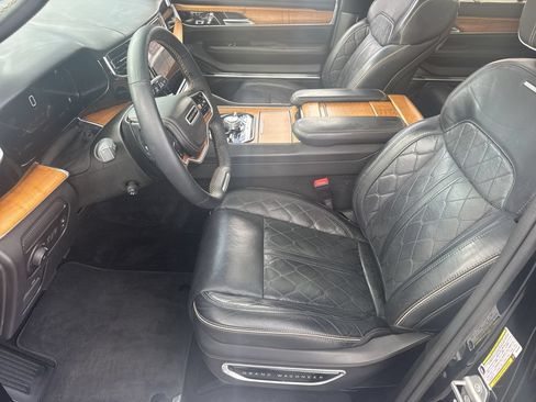 Used 2023 Jeep Grand Wagoneer Series III AWD/4WD image 9