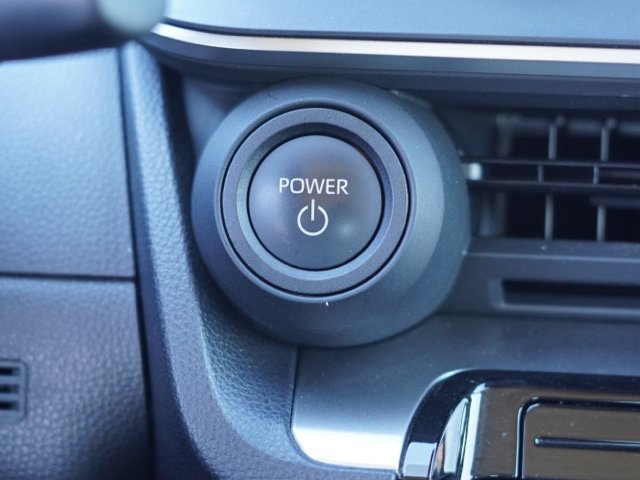 Certified 2025 Toyota Prius LE FWD image 24