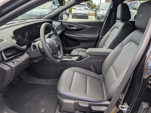 New 2026 Buick Envista Sport Touring FWD image 12