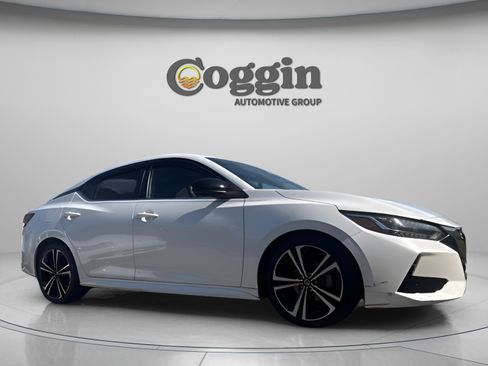 Used 2021 Nissan Sentra SR w/ SR Premium Package image 11