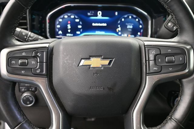 Used 2025 Chevrolet Silverado 1500 LT AWD/4WD image 30