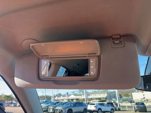 Used 2023 Chevrolet Equinox LT image 42