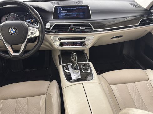 Used 2016 BMW 750i xDrive image 22