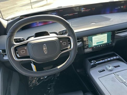 New 2025 Lincoln Navigator Reserve w/ Jet Appearance Package image 32