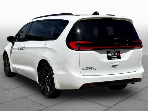 New 2026 Chrysler Pacifica Select w/ S Appearance Package FWD image 12