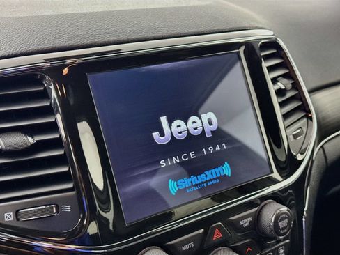 Used 2021 Jeep Grand Cherokee Limited w/ Quick Order Package 28K 80th AWD/4WD image 12