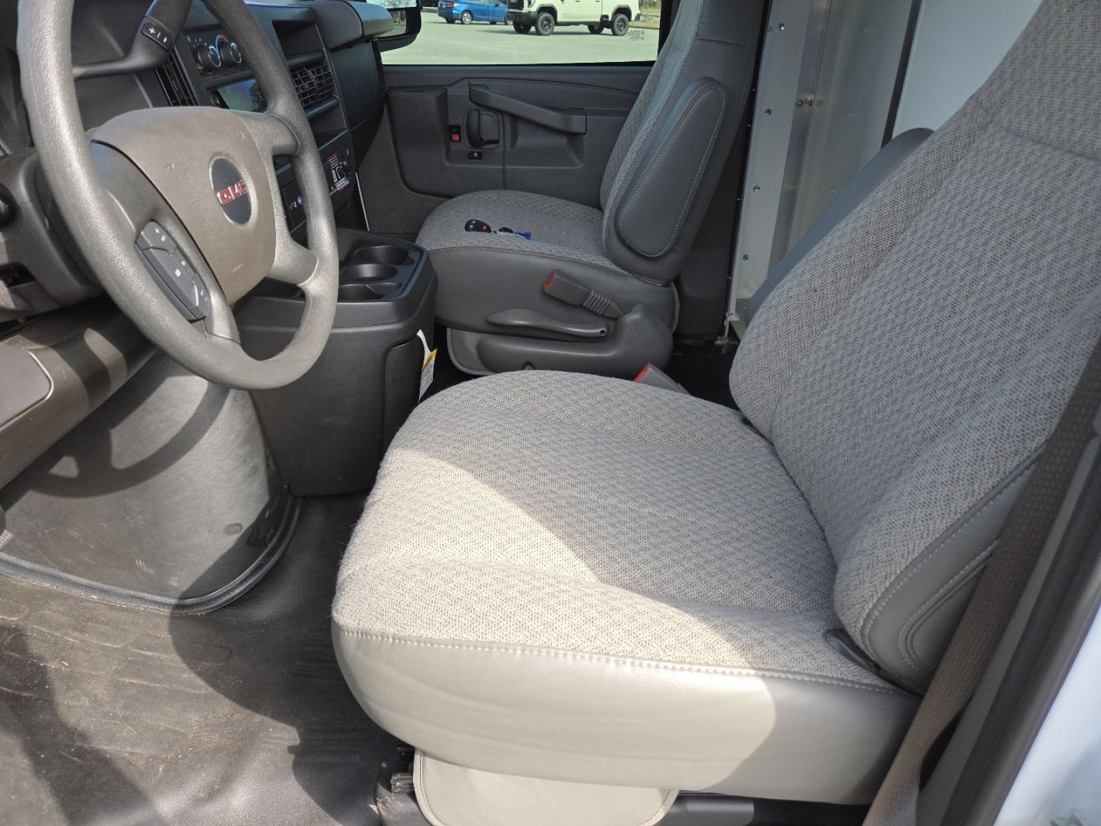 New 2025 GMC Savana 3500 w/ Power Convenience Package RWD image 21