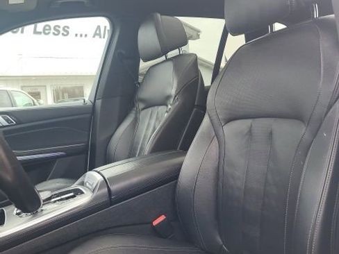 Used 2022 BMW X5 xDrive40i w/ M Sport Package AWD/4WD image 3