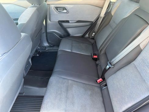 Used 2023 Nissan Rogue SV image 15