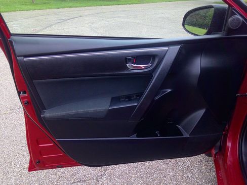 Used 2017 Toyota Corolla LE w/ Carpet Mat Package (TMS) image 15