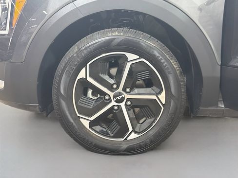 Used 2024 Kia Niro EX FWD image 31