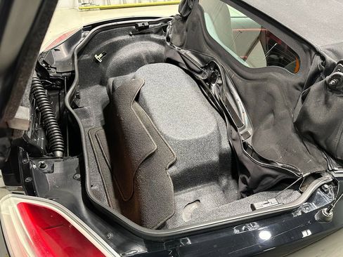 Used 2009 Saturn Sky w/ Premium Trim Package RWD image 10