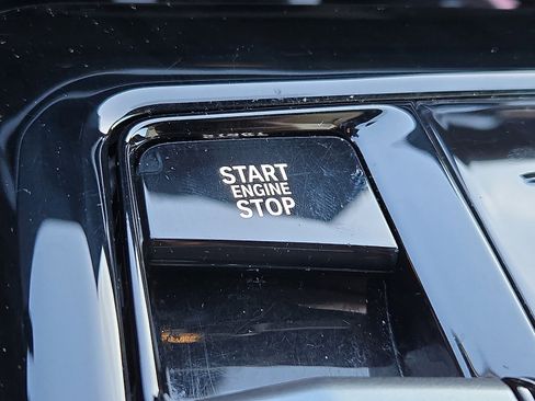 Used 2024 BMW 540i xDrive w/ Premium Package image 25