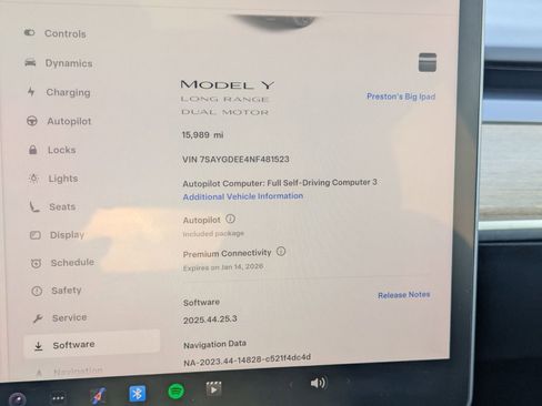 Used 2022 Tesla Model Y Long Range image 15