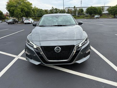 Used 2021 Nissan Altima 2.5 SR FWD image 2