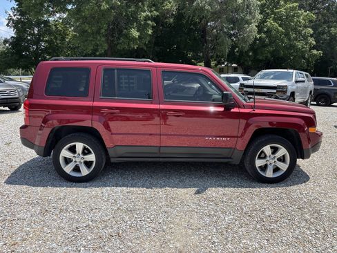 Used 2013 Jeep Patriot Latitude AWD/4WD image 1