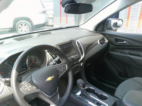 Used 2023 Chevrolet Equinox LT AWD/4WD image 21