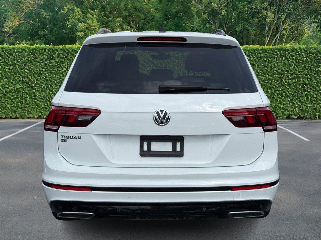 Used 2021 Volkswagen Tiguan SE R-Line FWD image 5