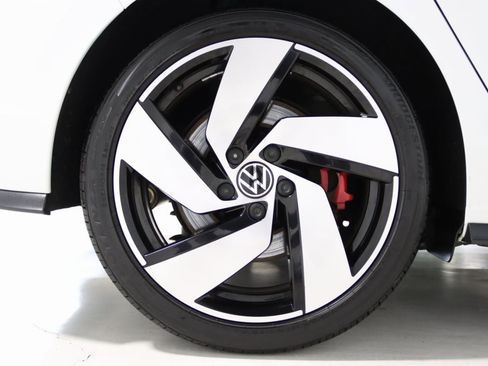 Used 2022 Volkswagen GTI SE image 71
