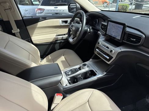 Used 2023 Ford Explorer XLT w/ Equipment Group 202A AWD/4WD image 26