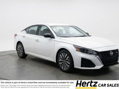 Used 2025 Nissan Altima 2.5 SV FWD image 1