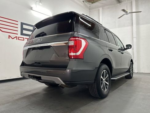 Used 2019 Ford Expedition XLT w/ Equipment Group 202A AWD/4WD image 8