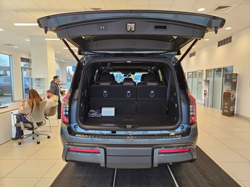 New 2026 Nissan Armada Platinum image 9