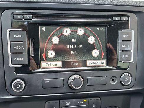 Used 2015 Volkswagen Jetta SE FWD image 22