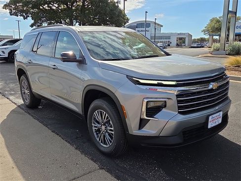 New 2026 Chevrolet Traverse LT image 5