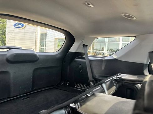 Used 2021 Ford Explorer XLT w/ Equipment Group 202A RWD image 14